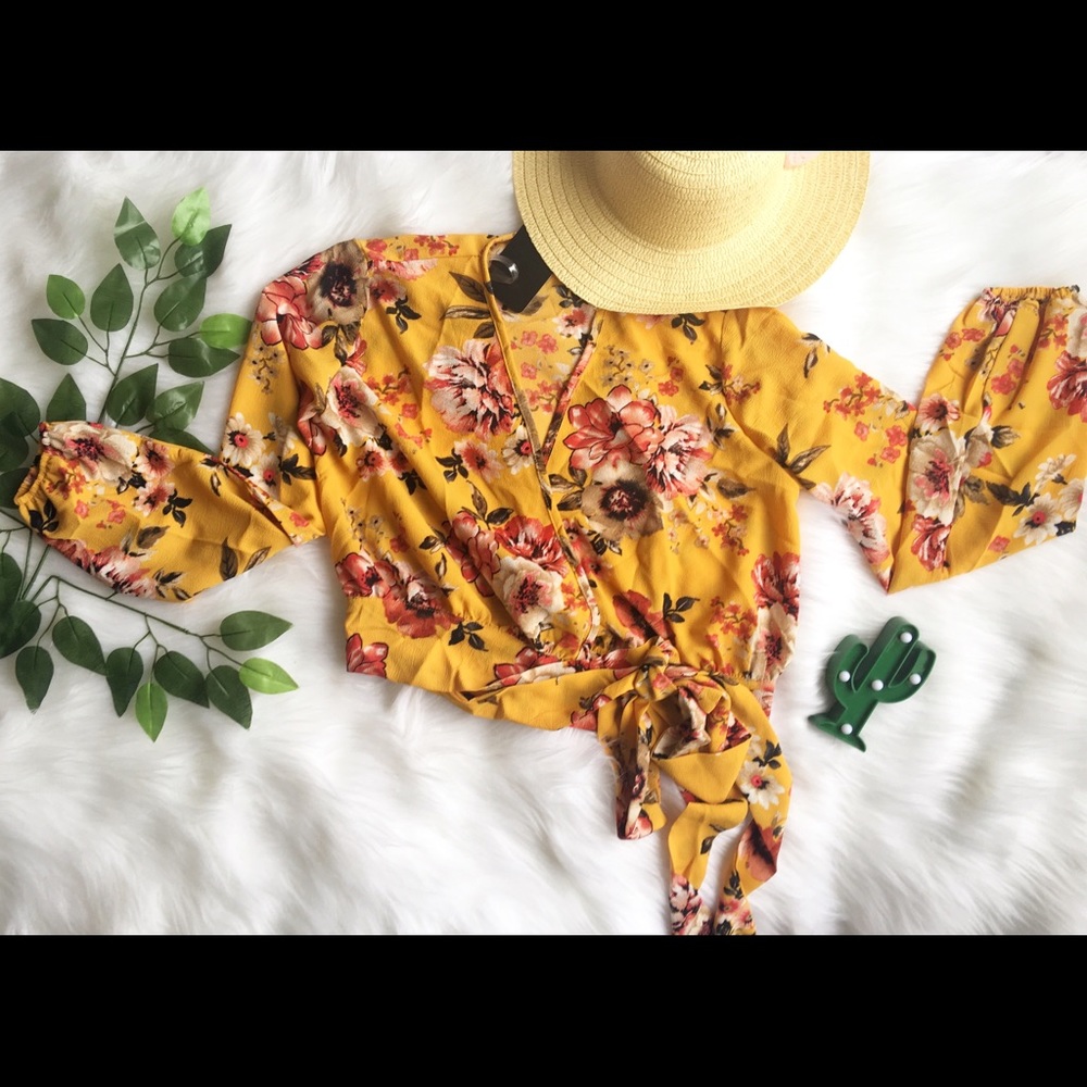 Floral wrap top!